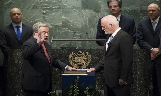 On first day, new UN chief calls for peace 